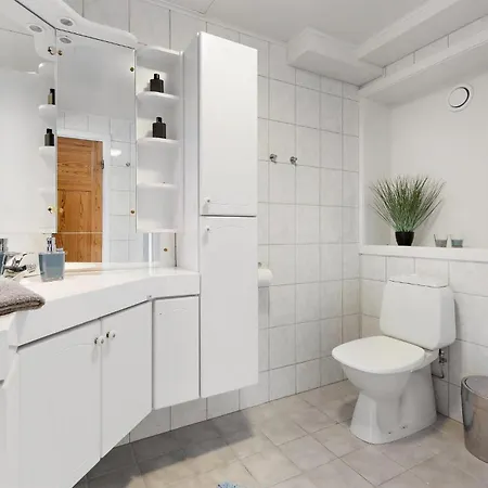4 Bedroom Lovely In Apartament *
