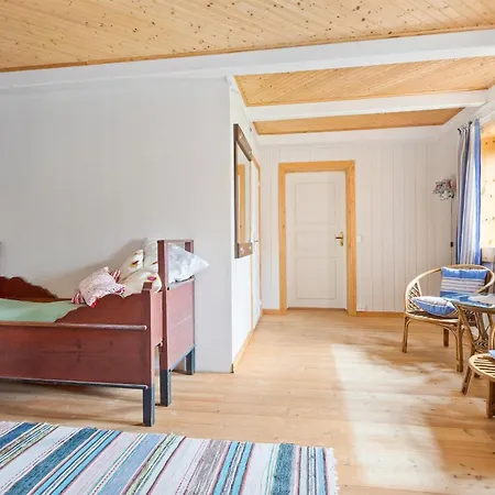 Apartament 4 Bedroom Lovely In *