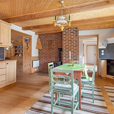 4 Bedroom Lovely In Apartament *